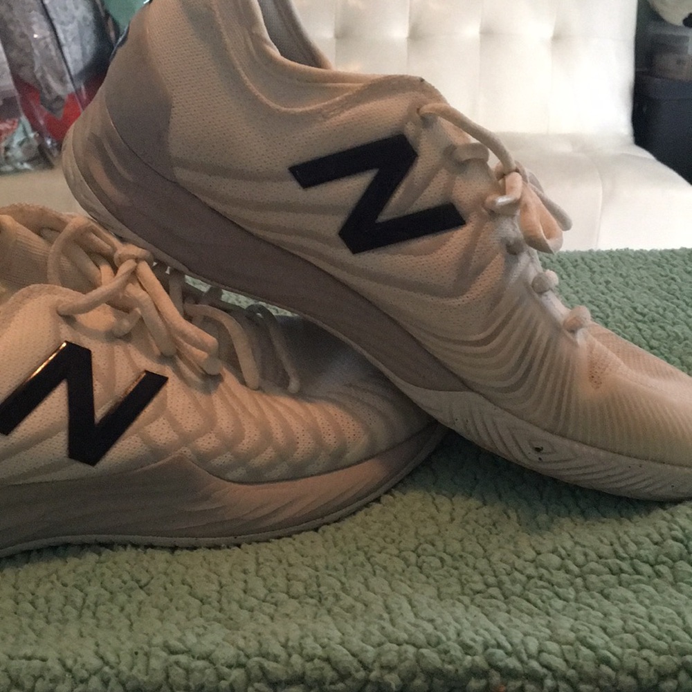 New Balance tennis shoes